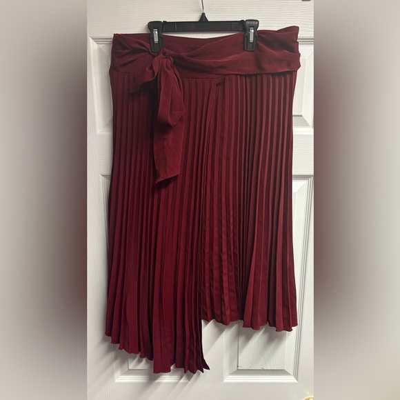 NWT PrettyGarden Burgundy Pleated Asymmetrical Midi Skirt Size XL - Picture 2 of 5